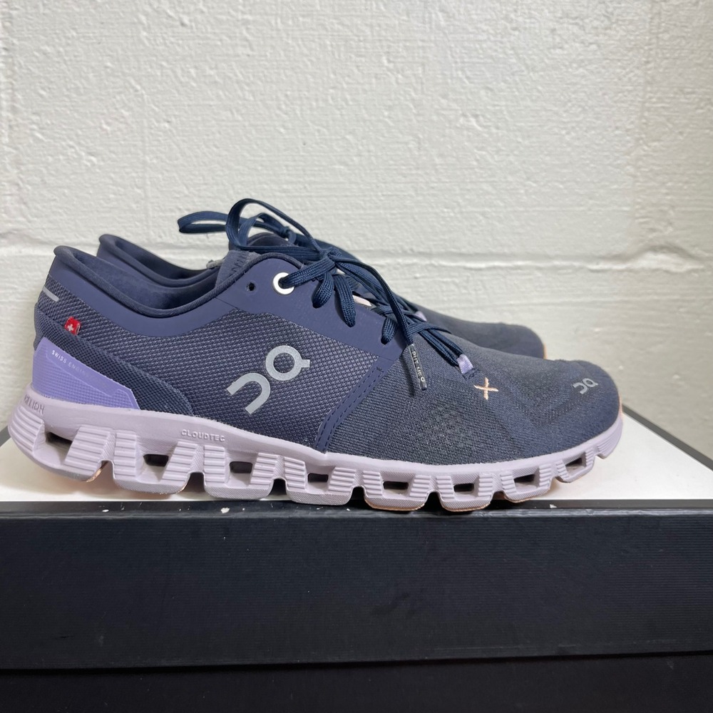 On Running Women's Cloudswift Navy Lilac Running Shoes